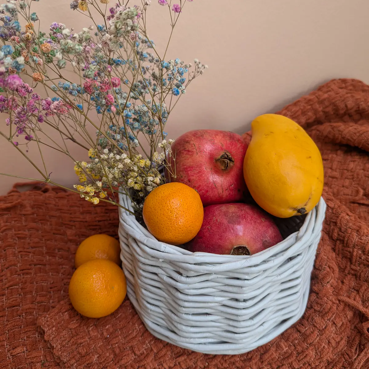 Handmade Woven Storage Basket - Eco-Friendly Decorative Basket for Home Organization and Fruit Display
