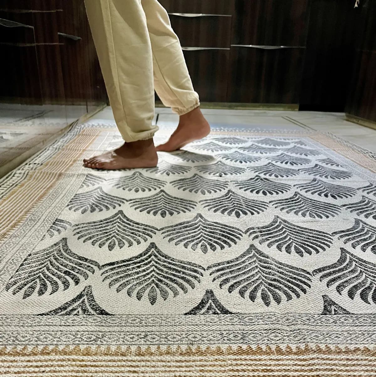 Buy premium handmade cotton rugs from India. Ethically crafted, stylish & perfect for living room and bedroom décor.