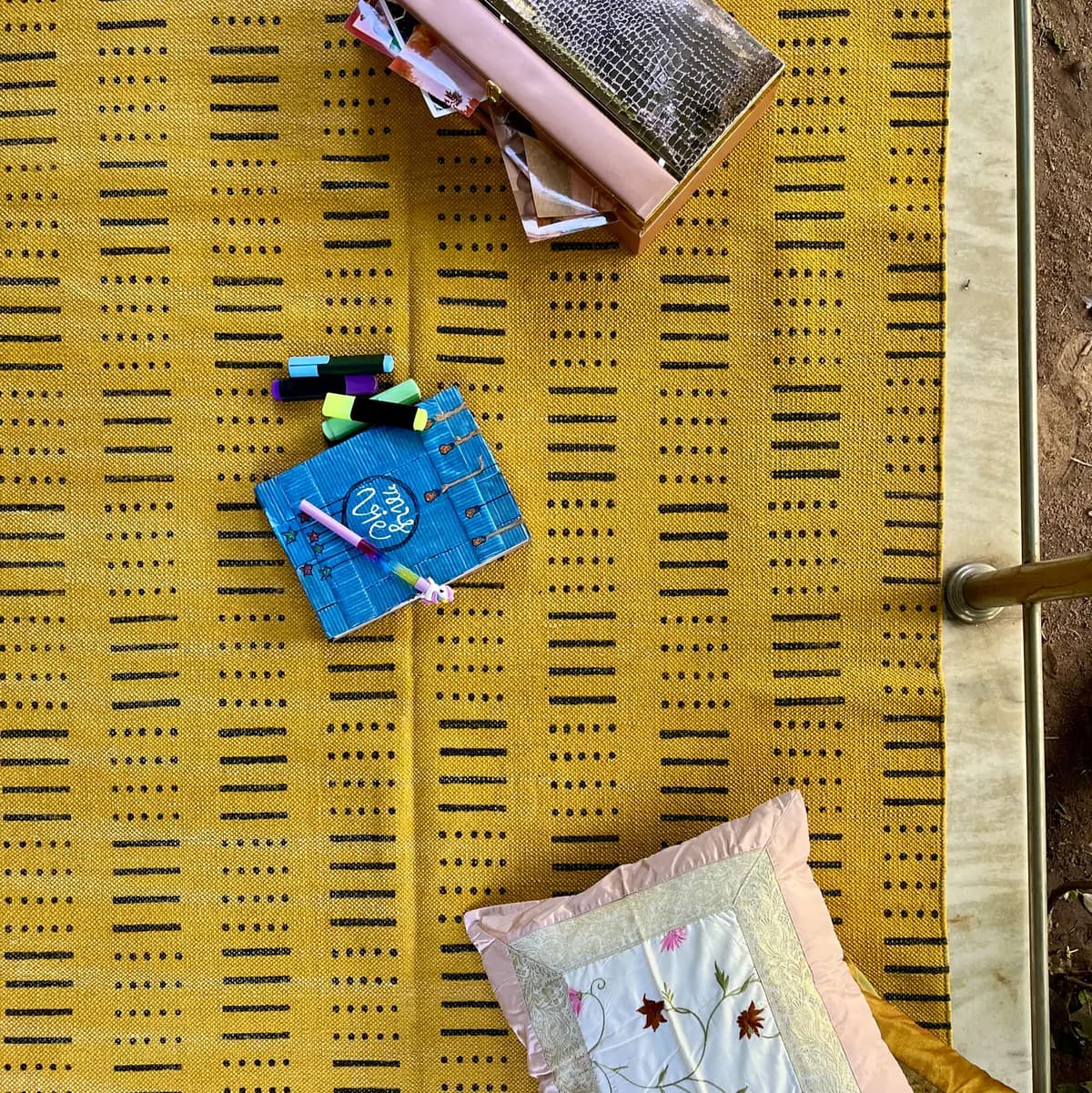 Handcrafted Indian cotton rugs with timeless design. Shop boho area rugs for living room, bedroom & home décor.