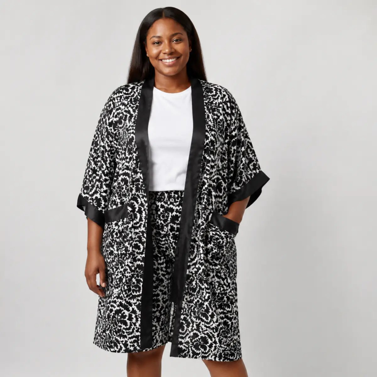 African artisan kimono jacket, front open, Color: Black and White